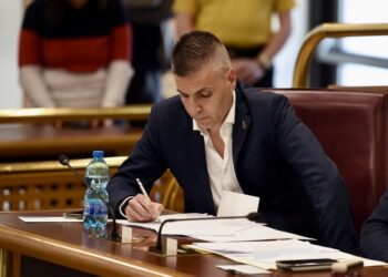 «Variante SS16, macchina mistificatoria di Menna. Il sindaco pensi al casello Vasto centro»