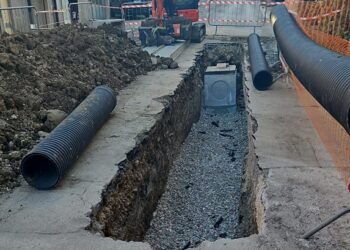 Riparata la falla che aveva causato la voragine, «domani il ripristino della strada»