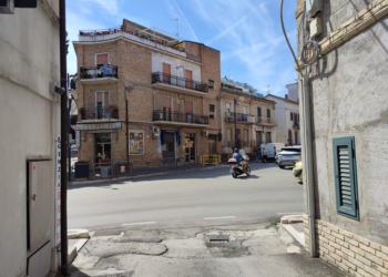 «Da queste strade immettersi su corso Mazzini è sempre più pericoloso»