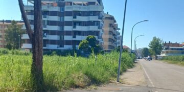 «Stagione iniziata, ma San Salvo Marina non è curata. Piazza Arafat a pagamento, vergognoso»