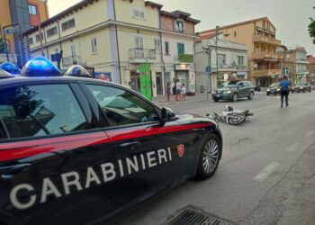 Anziano investito in scooter in corso Garibaldi, 29enne di Vasto si presenta dai carabinieri
