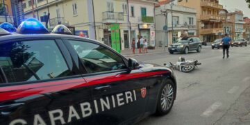 Anziano investito in scooter in corso Garibaldi, 29enne di Vasto si presenta dai carabinieri
