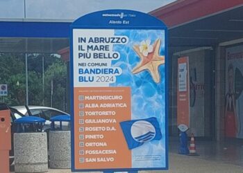 A14, cartelli “In Abruzzo mare più bello nei comuni Bandiera blu”, ma mancano Pescara e Vasto