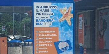 A14, cartelli “In Abruzzo mare più bello nei comuni Bandiera blu”, ma mancano Pescara e Vasto