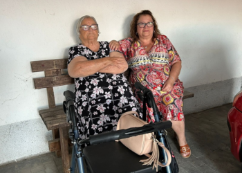 «Mia madre è disabile e deve salire al quinto piano, l’ascensore è rotto e nessuno ci aiuta»