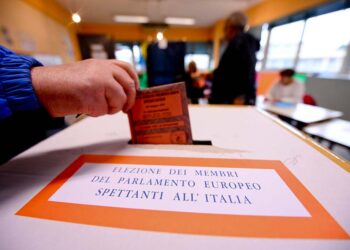 Seggi aperti dalle 15: si vota per Europee e Amministrative