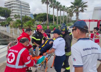 Incendio a bordo di imbarcazione: esercitazione al porto turistico di San Salvo Marina