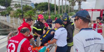 Incendio a bordo di imbarcazione: esercitazione al porto turistico di San Salvo Marina