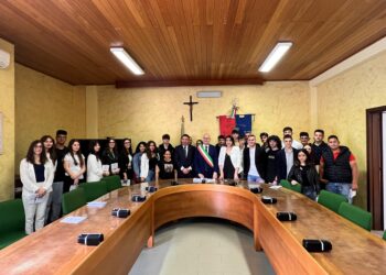 Festa della Repubblica: una copia della Costituzione per i neo diciottenni