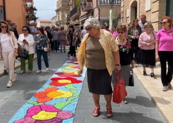 Infiorata all’uncinetto da San Salvo al Giubileo del 2025