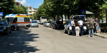 Pedoni di 80 e 78 anni investiti in via Spataro, trasportati in ospedale