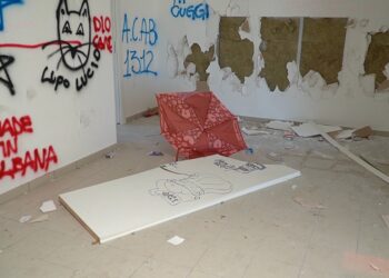 Dentro il terminal bus: i nuovi fabbricati devastati dai vandali