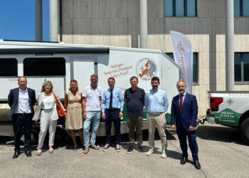 Il pickup di H2 RoadTrip fa tappa a Casoli, Arap: «Filiera dell’idrogeno opportunità da cogliere»