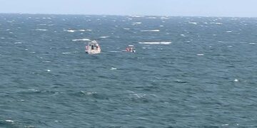 Barca affonda al largo di Ortona: la guardia costiera salva due diportisti