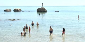 Monumento alla bagnante, qualità delle acque buona, ma persiste il divieto di balneazione