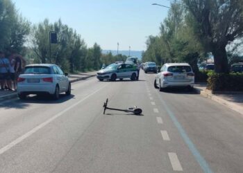 Impatto tra un’auto e un monopattino a San Salvo Marina, ferito soccorso in eliambulanza