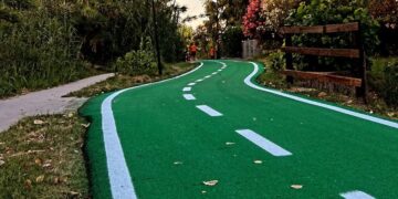 Riaperta la pista ciclopedonale, «primo rifacimento totale dal 2010»