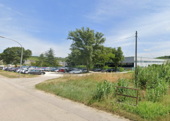 Prima Eastern riduce la marcia degli impianti: «Numero consistente di esuberi»