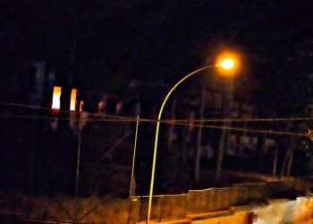 Fiamme nella notte all’interno della scuola “Paolucci”, intervengono i vigili del fuoco