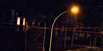 Fiamme nella notte all’interno della scuola “Paolucci”, intervengono i vigili del fuoco