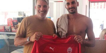 L’atalantino Zappacosta sceglie la spiaggia di Vasto Marina per una domenica di relax