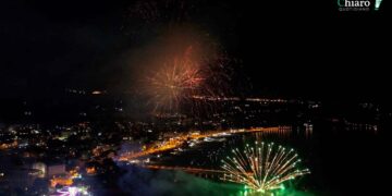 Gaia e fuochi sul mare per salutare il Ferragosto vastese: il doppio appuntamento conquista il pubblico