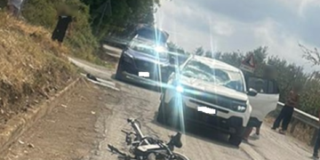 Incidente auto-bici elettrica, un ferito in ospedale