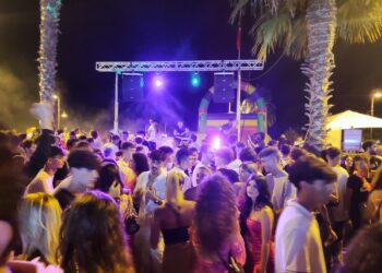 Vasto Marina si tinge di rosa: musica fino all’alba, migliaia di persone sulla riviera