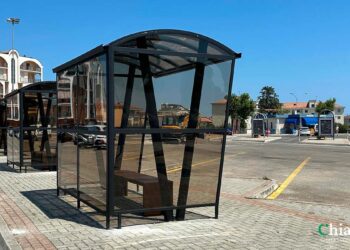 Lavori al terminal bus di via dei Conti Ricci, installate le nuove pensiline