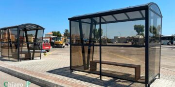 Lavori al terminal bus di via dei Conti Ricci, installate le nuove pensiline