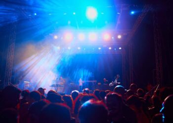 Al via il Sabbie Mobili Festival: Laura Esquivel, poi Tony Effe, chiude Fedez