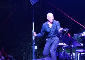 Canzoni e parole di Lucio Dalla rivivono nella passionale interpretazione di Peppe Servillo