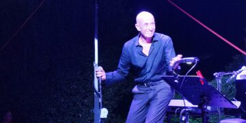 Canzoni e parole di Lucio Dalla rivivono nella passionale interpretazione di Peppe Servillo