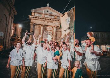 Il 25 agosto la Tenzone dei quartieri apre la Settimana medievale del Mastrogiurato