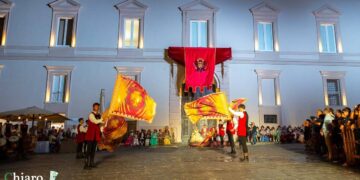 Centro gremito per il 36° Toson d’Oro, edizione impreziosita dalla nuova facciata di Palazzo d’Avalos