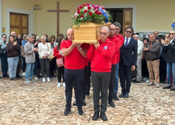 L’ultimo saluto a Sandro Bronzo: «Hai seminato amore, musica, unione e altruismo»