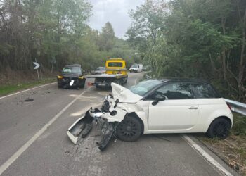 Sp Vasto-San Salvo, ennesimo incidente: scontro tra due auto, traffico bloccato per un’ora