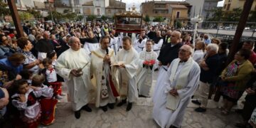 Riapre il santuario del Beato Angelo: ieri la processione, oggi la celebrazione con mons. Forte