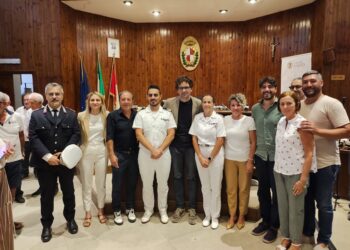 Circomare, Varone premiato in municipio. Lascia il comando a Rossella D’Ettorre