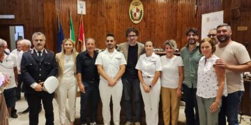 Circomare, Varone premiato in municipio. Lascia il comando a Rossella D’Ettorre