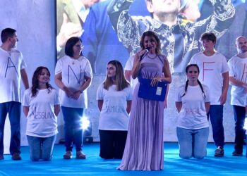 Vestiamoci di emozioni: la sfilata dei ragazzi dell’Anffas va dritta al cuore del pubblico