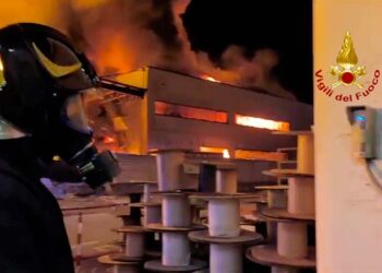 Rogo Mag.Ma, si indaga per incendio colposo. Nel 2009 un episodio simile