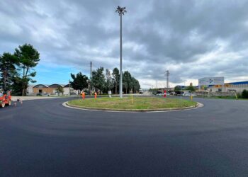 Le rotatorie di via Italia e viale Inghilterra rivedono l’asfalto dopo anni