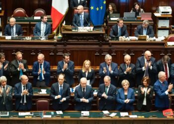 Tagli agli enti locali, 51 sindaci abruzzesi scrivono al Governo: «A rischio i servizi essenziali»