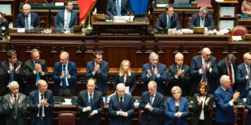 Tagli agli enti locali, 51 sindaci abruzzesi scrivono al Governo: «A rischio i servizi essenziali»