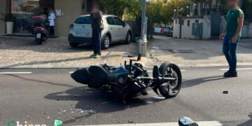 Scontro tra una moto e un’auto in via Cardone, giovane di 20 anni trasportato in ospedale
