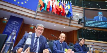 Marsilio a Bruxelles, «Rinviare stop ad auto a benzina e diesel, il settore è a rischio»