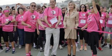 Duecento maglie rosa sulla Via Verde per sostenere la lotta al tumore al seno