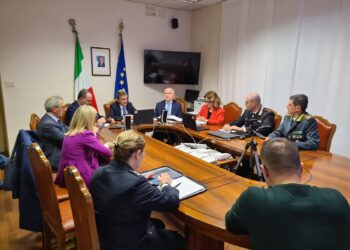 Risse e aggressioni, vertice in Prefettura: provvedimenti anche per i locali