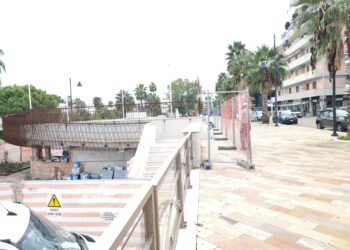 Rotonda chiusa temporaneamente per la verniciatura della ringhiera